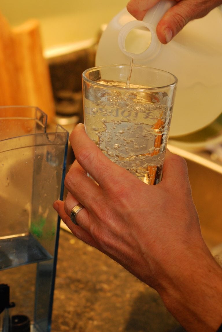 10 Ways to Keep Your Home Clean Using Vinegar A Mom's Impression