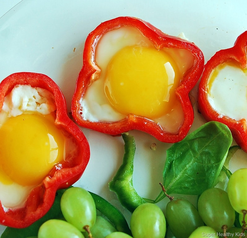 imagesEgg-in-a-Red-Bell-Pepper-Flower85AFegg-in-a-red-bell-pepper-flower