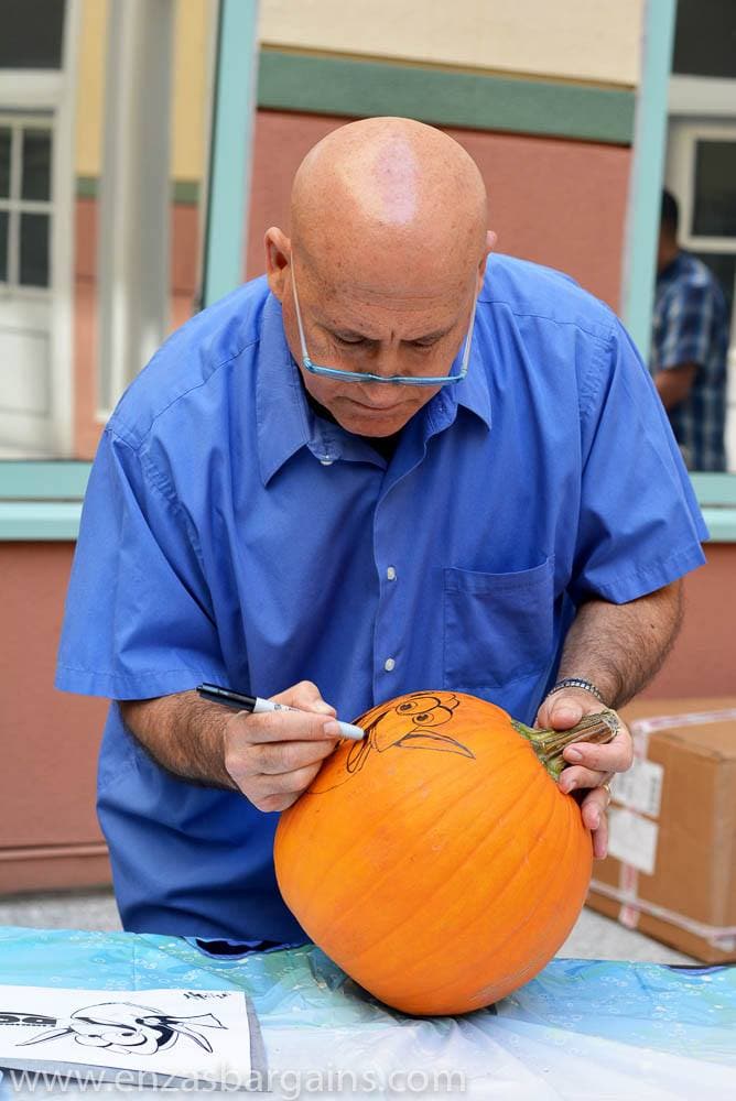 Professional Pumpkin Carver