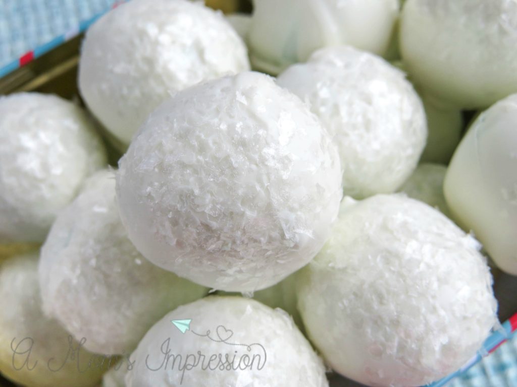 snowball cake pops recipe-finished cake balls