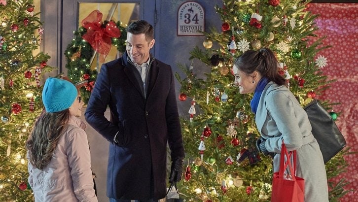 Hallmark Movies & Mysteries "Christmas at Grand Valley" Premiering this Friday, Dec. 21st at 9pm ...