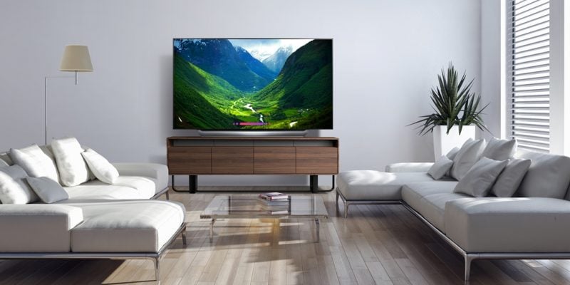 2018 OLED C8 lifestyle_2