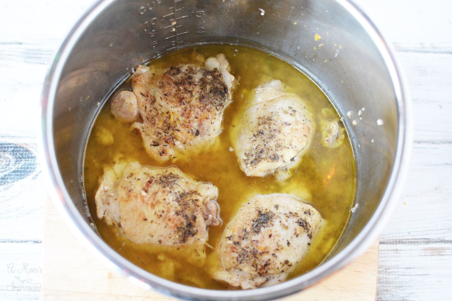 making lemon garlic chicken in a pressure cooker