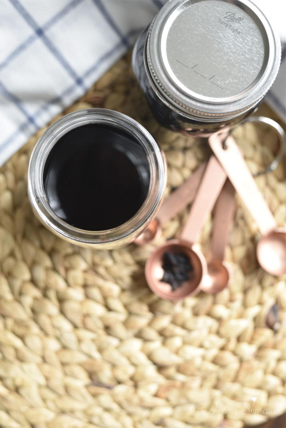 Making elderberry syrup at home