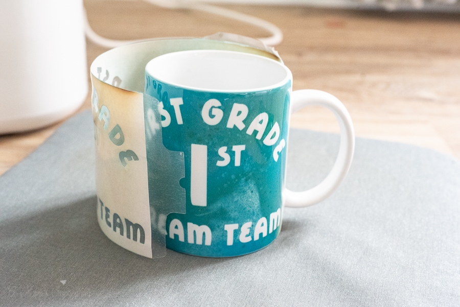 Easy Cricut Craft: Holiday Gift Mugs - Dash Of Evans